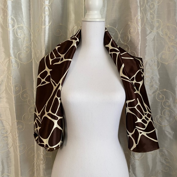 Wild Rag - Satin Scarf Wrap - 44x44 - chocolate brown GIRAFFE - Picture 5 of 6